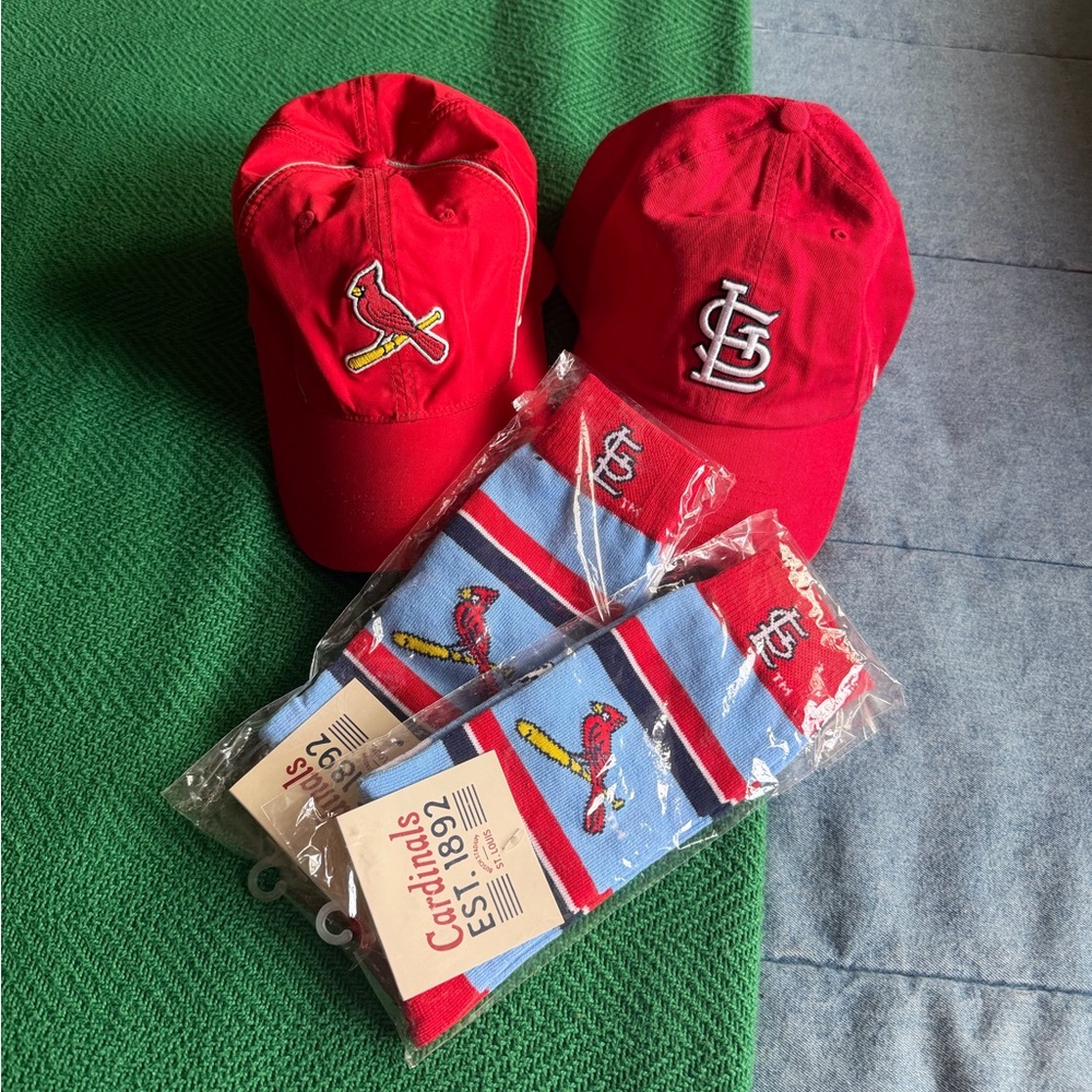 NIKE/‘47 ⚾️ Men’s Red ‘ST LOUIS CARDINALS’ Cap and Sock Bundle of 4 Items - ADJ